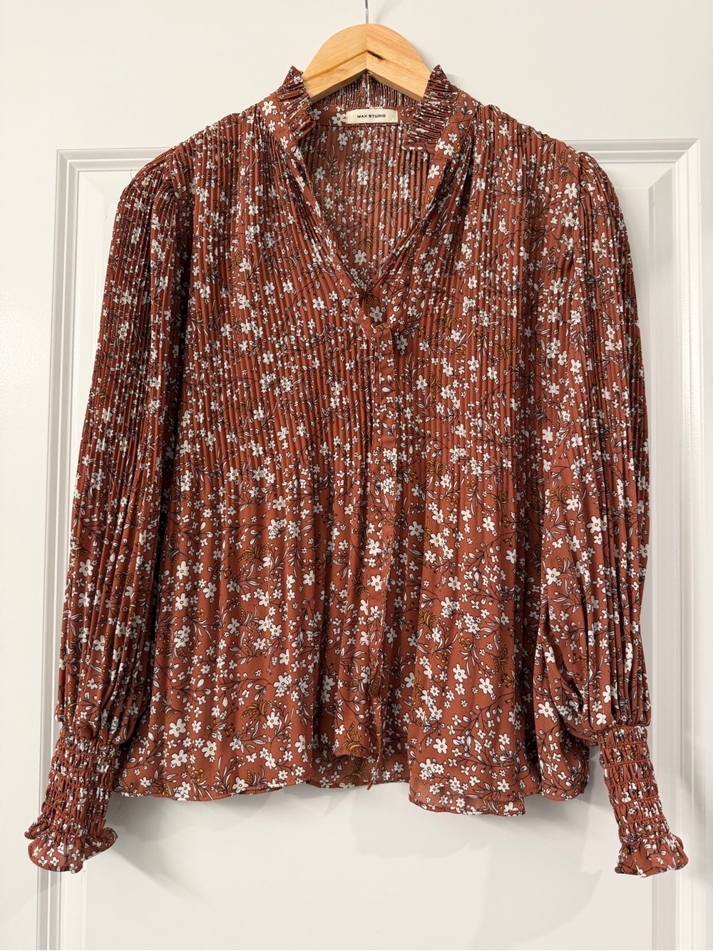 Max Studio Women's M/L Rust Floral Smocked Blouse Ruffle Sleeve Boho